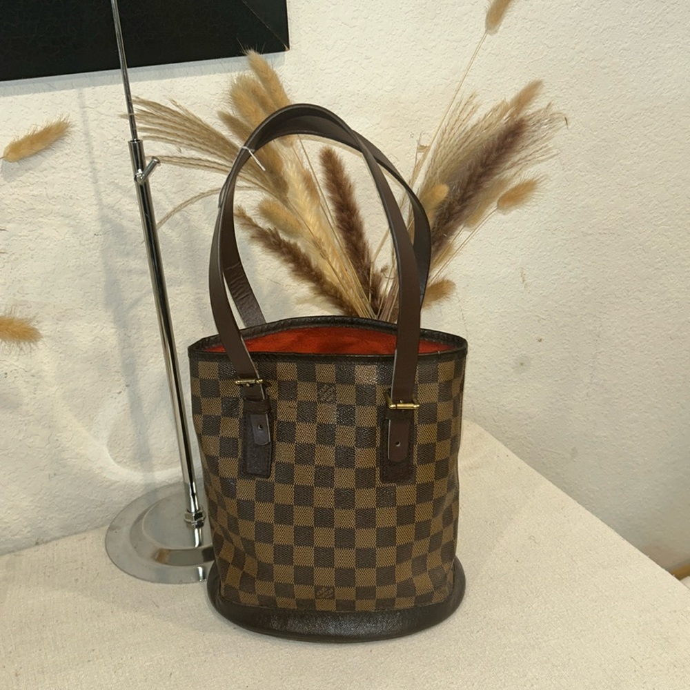 LOUIS VUITTON Bucket  Bag